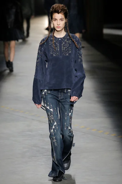 Look 50